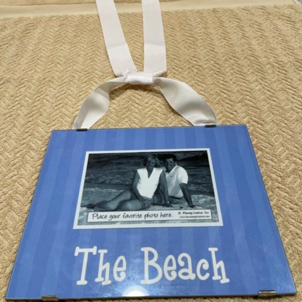 B Massey Creative Hanging Photo Frame BEACH Light Blue & White Ribbon